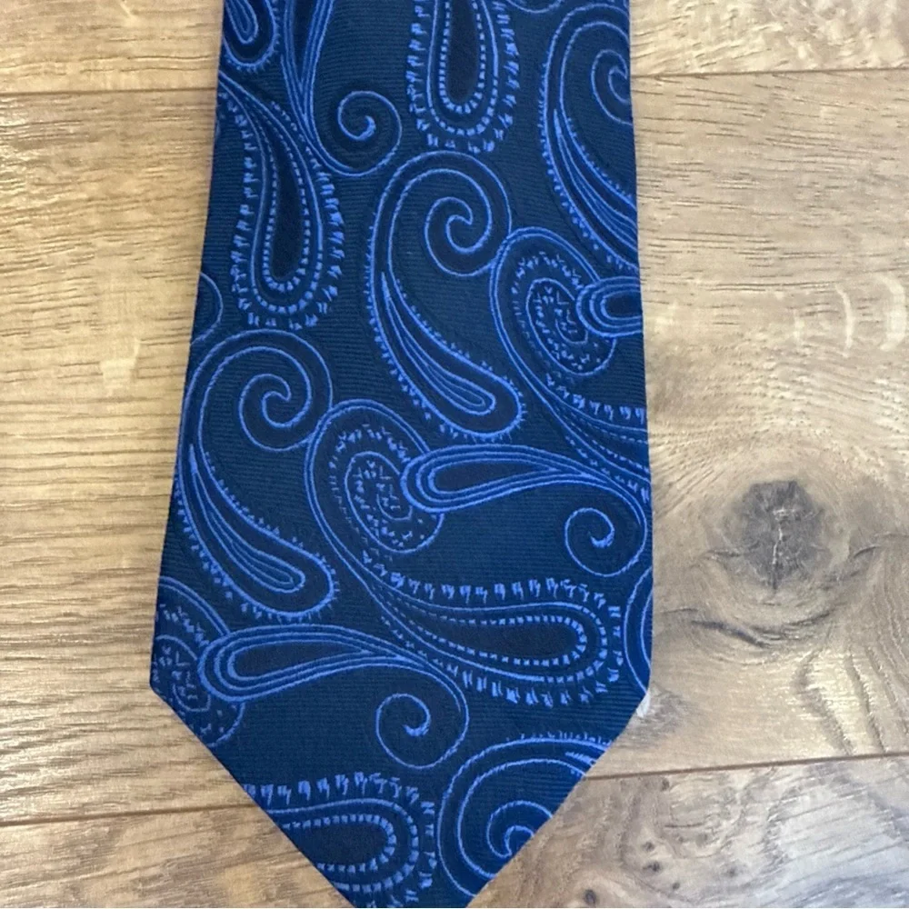 Adolfo Men's 100% Silk Paisley Necktie - Classic Black Blue Paisley Tie